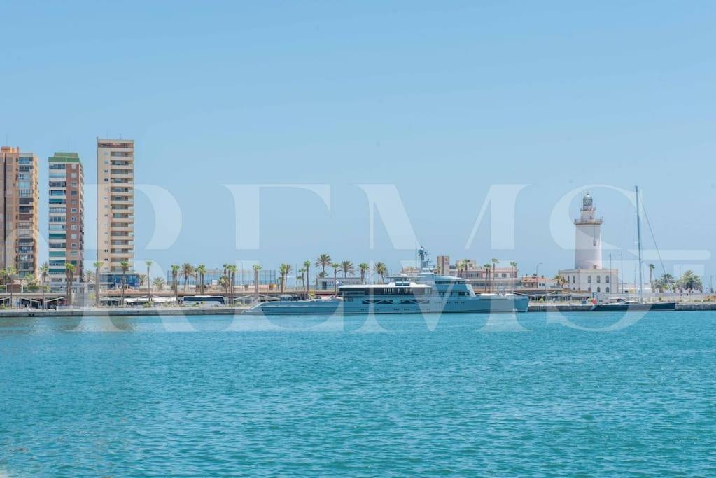 Fresh & Stylish Apartment With Parking By Rems مالقة المظهر الخارجي الصورة